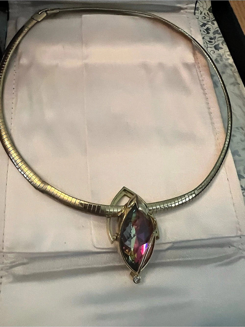 Multicolor Pendant Necklace Like New